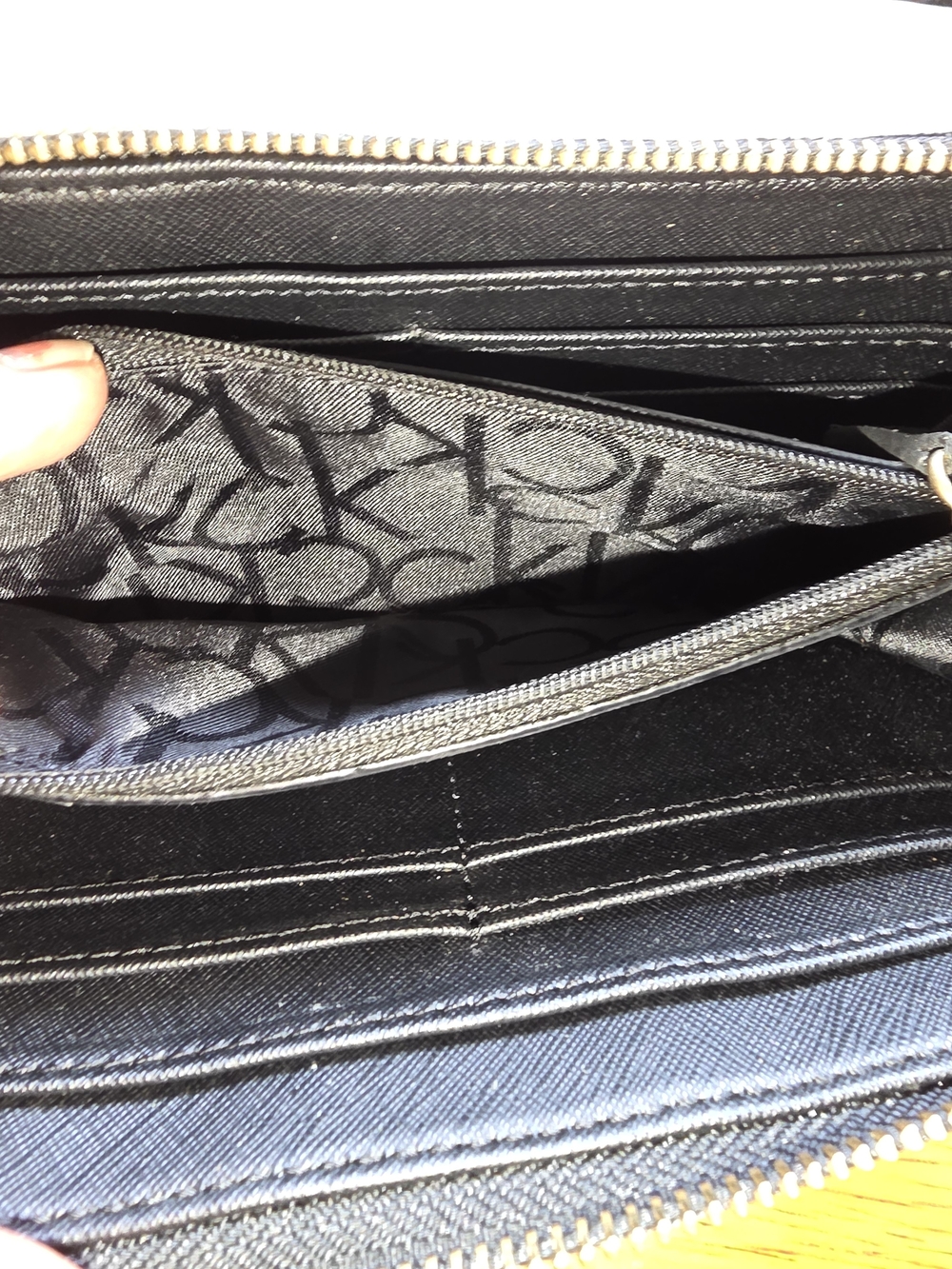 Calvin Klein Signature Zip Monogram Wallet - Picture 4 of 10